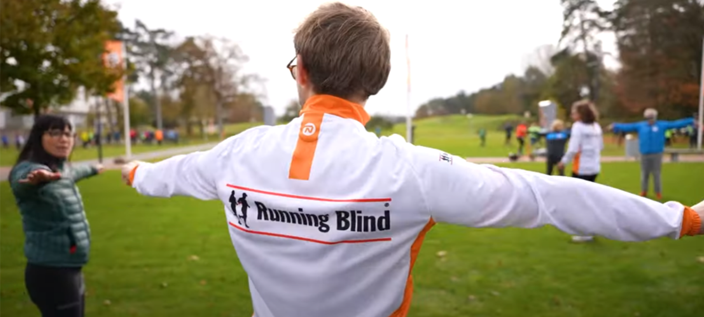 Christiaan geeft les tijdens de looptrainersdag 2021
